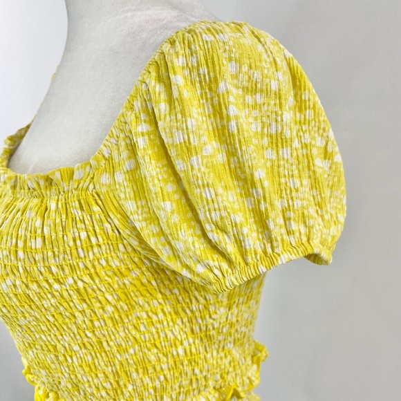 New Lush Printed Puff Short Sleeve Smocked Crop Top Yellow Size XS - Picture 8 of 15
